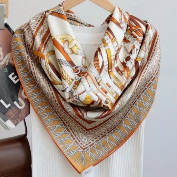 100% Mulberry Twill Silk Scarf Belts Print 35.4”x35.4” (90×90 cm) - Picture 2 of 9